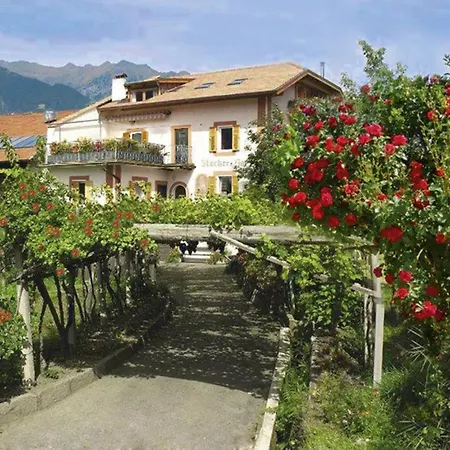 Stoeckerhof Sonne Апартаменти Мерано
